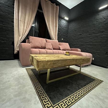 Darkhouse Versace Pink وودج المظهر الخارجي الصورة