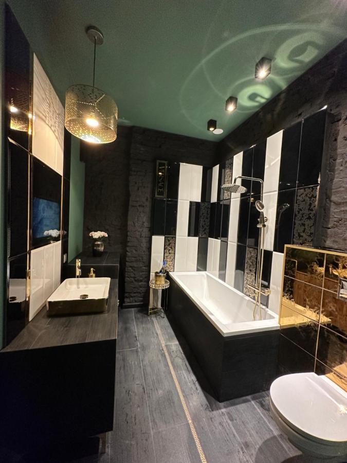 Darkhouse Versace Pink وودج المظهر الخارجي الصورة